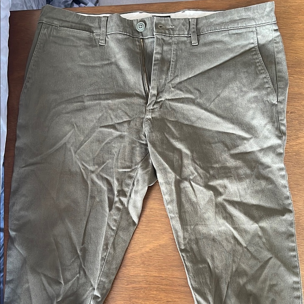 J. Crew Green Chinos Versatile and Stylish